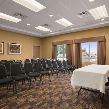 Days Inn & Suites By Wyndham Winnipeg Airport Manitoba Exteriér fotografie