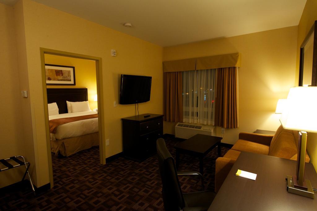 Days Inn & Suites By Wyndham Winnipeg Airport Manitoba Exteriér fotografie