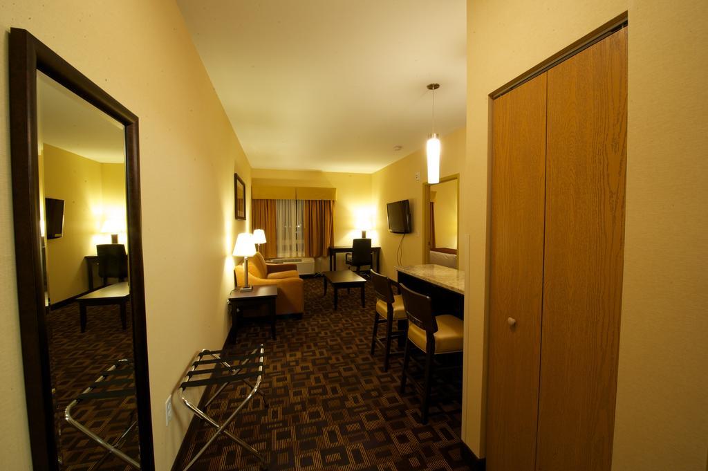 Days Inn & Suites By Wyndham Winnipeg Airport Manitoba Exteriér fotografie