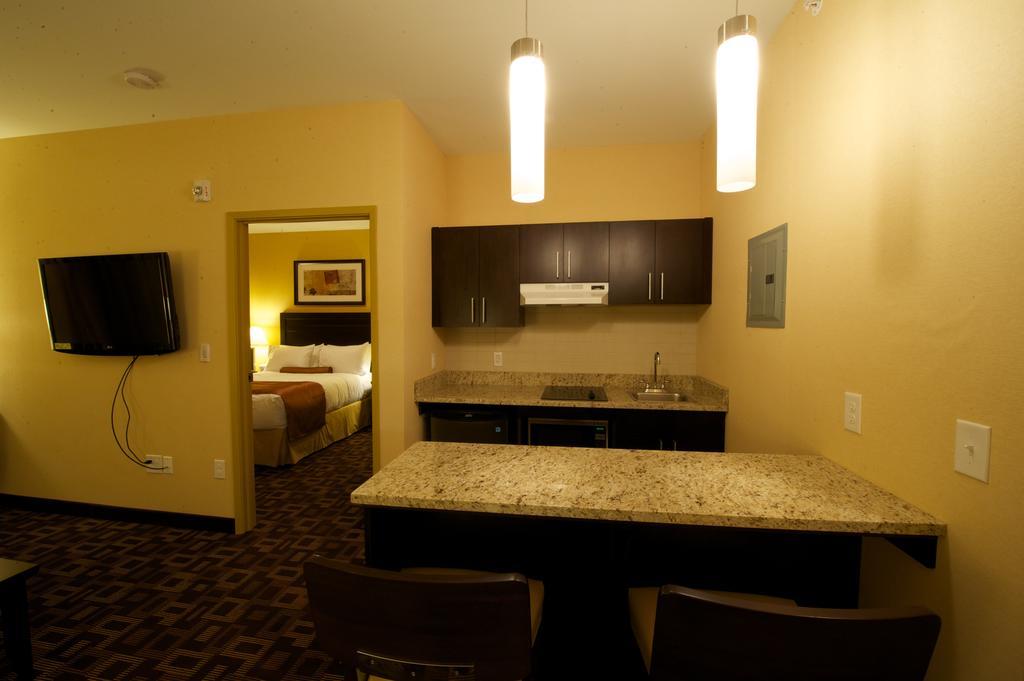 Days Inn & Suites By Wyndham Winnipeg Airport Manitoba Exteriér fotografie